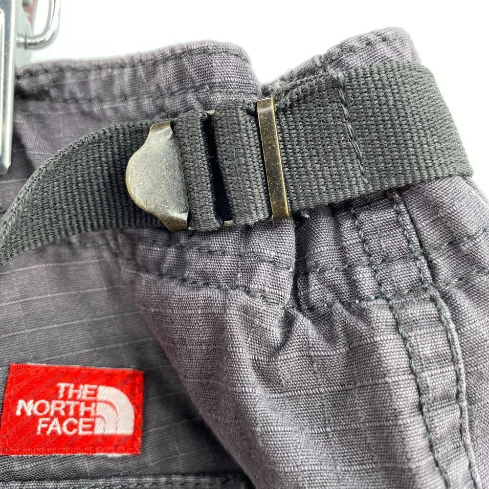 The North‎ Face mens grey cargo pants size 40 short combat hiking outdoors